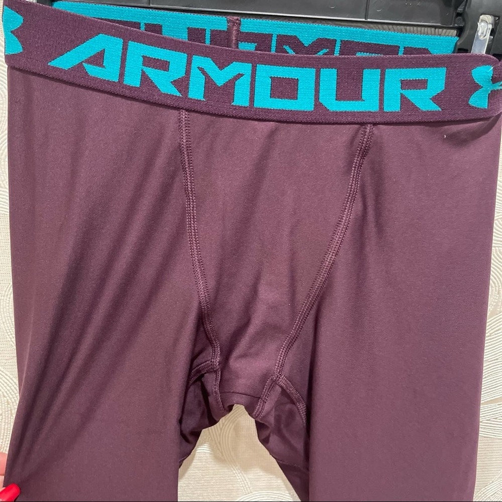 0357 NEW Under Armour Leggings Kinetic Purple Three-Quarter Leggings - Picture 6 of 12